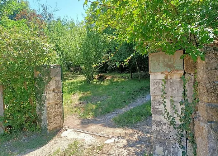 La Colline Aux Oiseaux, La Tranquillite Des Bois